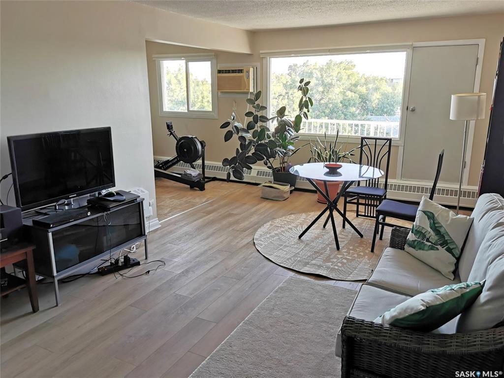 Photo de la propriété: 1811 8th Avenue N 18 SK S4R 0G5