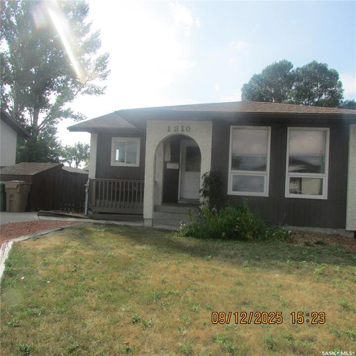 Property Photo:  1210 Brown Street  SK S4N 6K6 