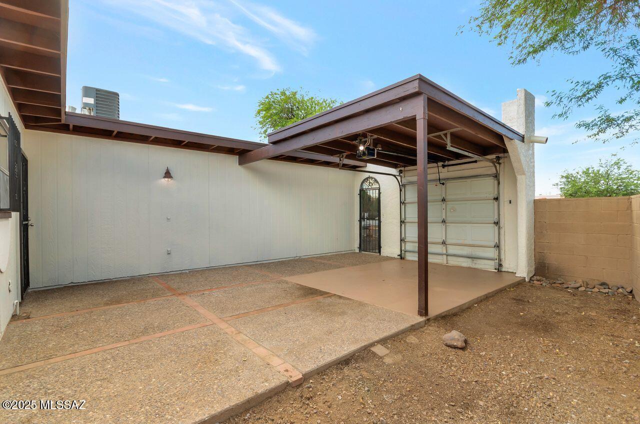 Property Photo: 1765 W Elm Street AZ 85745