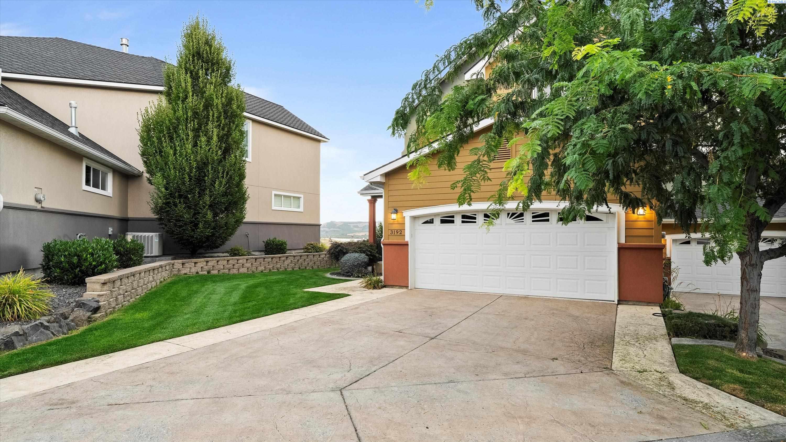 Property Photo: 3192 Willow Pointe Dr WA 99354