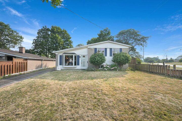 Property Photo: 36 Benshire Drive ON M1H 1M3