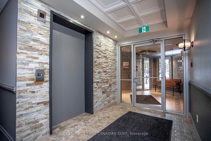 Property Photo:  5 Jacksway Crescent 321  ON N5X 3T6 