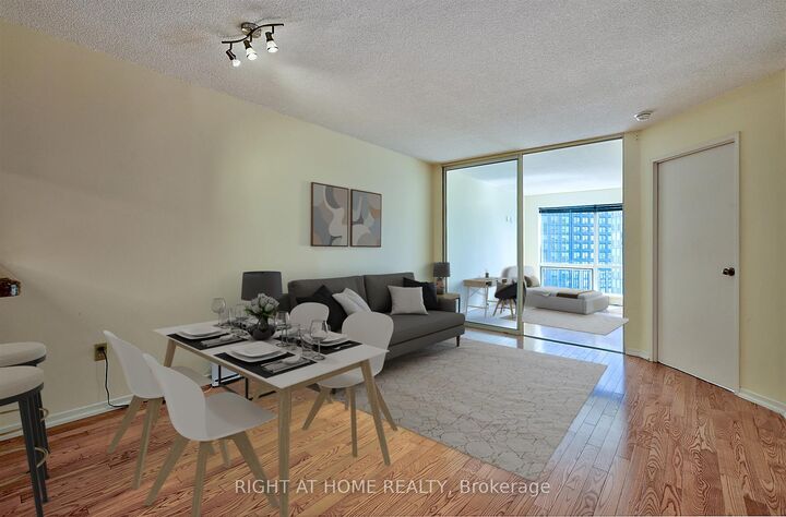 Property Photo: 1001 Bay Street 1110 ON M5S 3A6