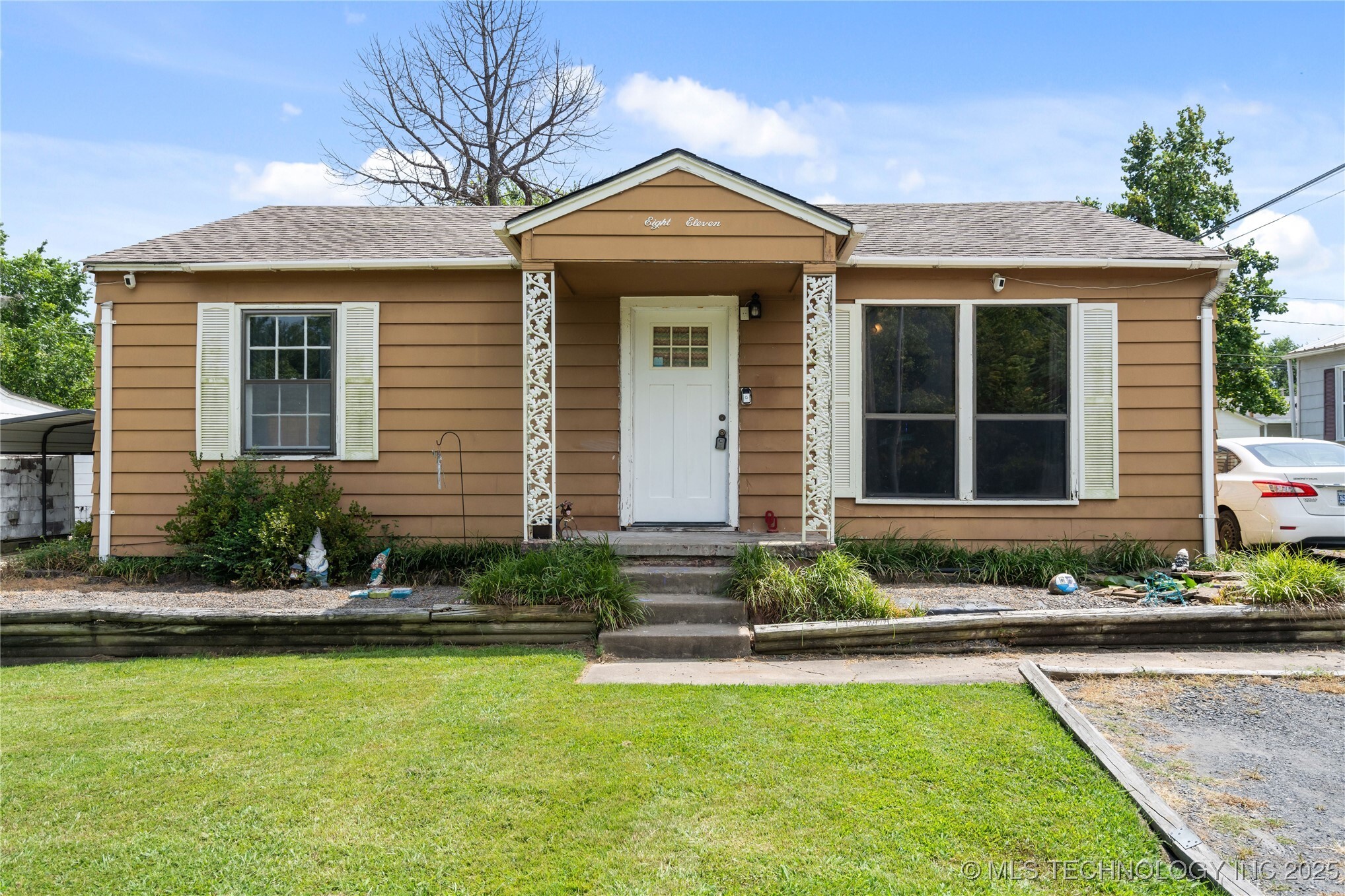 Property Photo:  811 Cromwell Avenue  OK 74403 