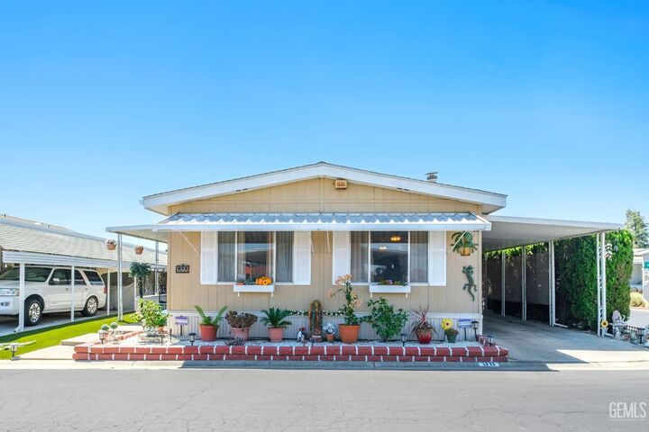 Property Photo: 2575 S Willow Avenue 98 CA 93725