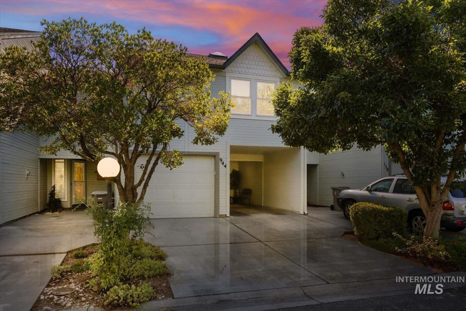 Property Photo: 944 N Benjamin Ln ID 83704
