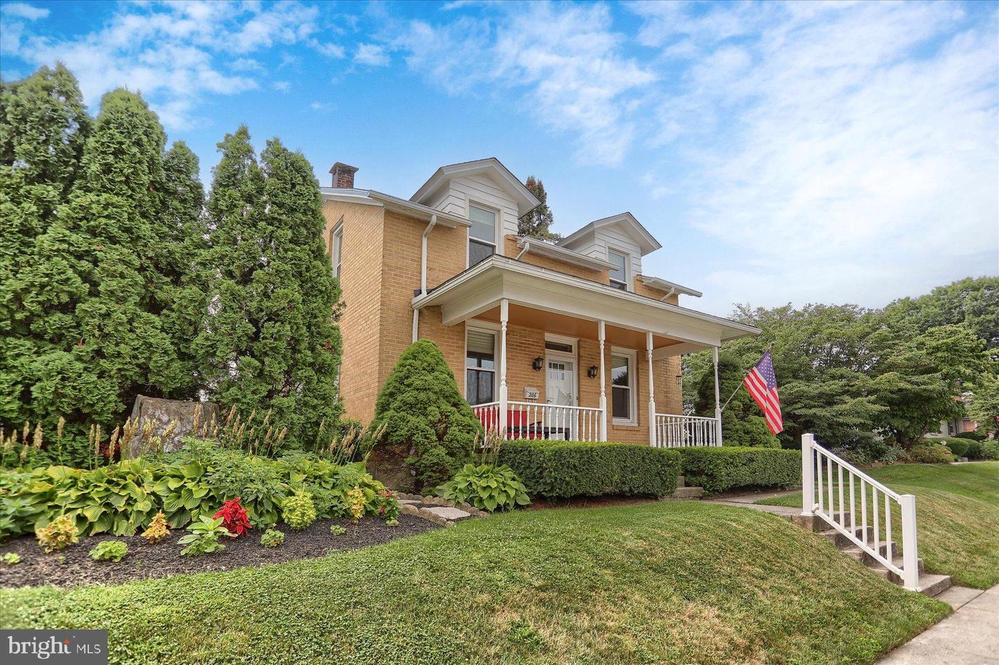 206 W Granada Avenue  Hershey PA 17033 photo