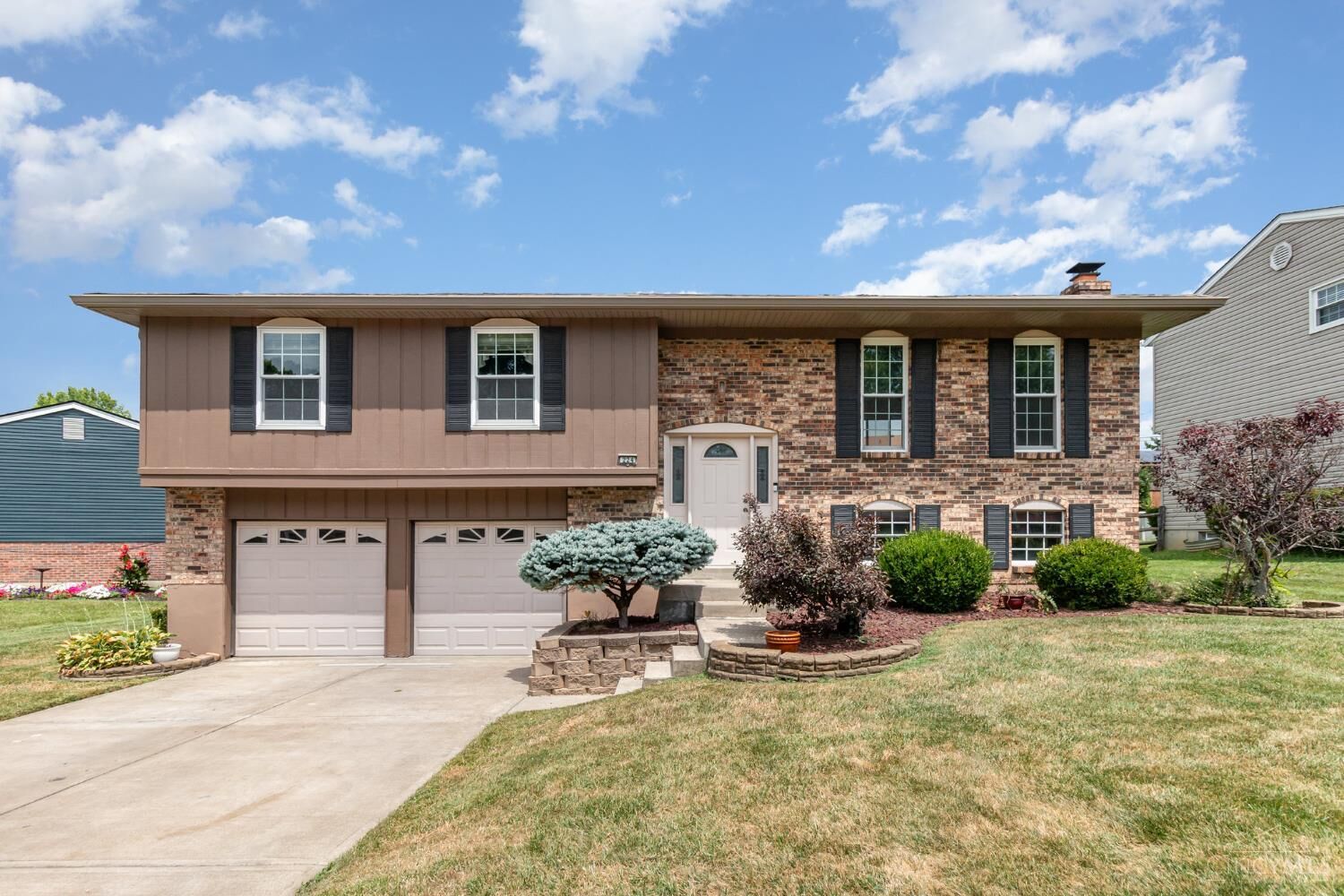 Property Photo: 224 Halidonhill Lane OH 45238