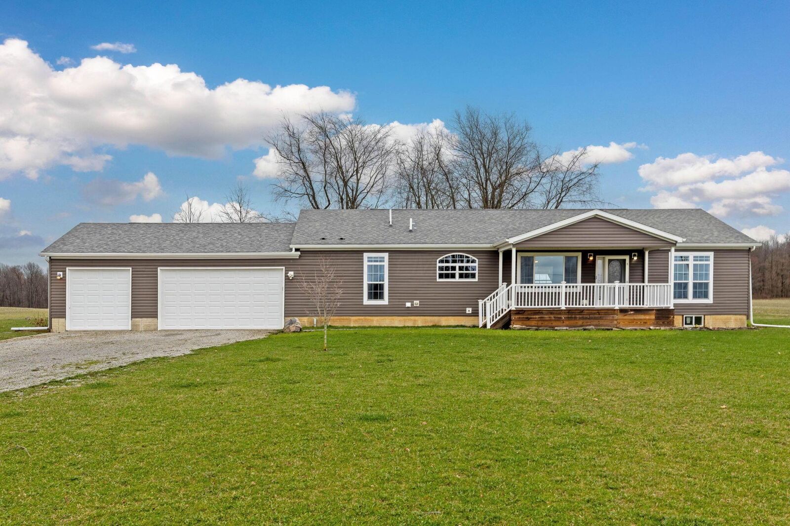 Property Photo: 3785 Lindsey Road OH 44904