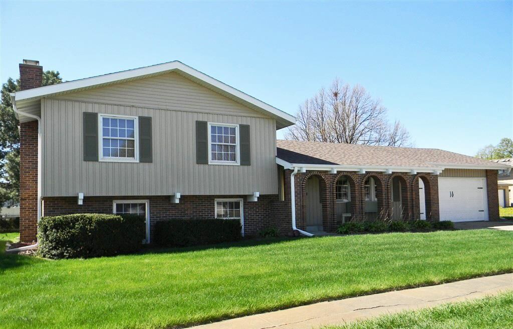 Property Photo: 3011 29th Street NE 68601