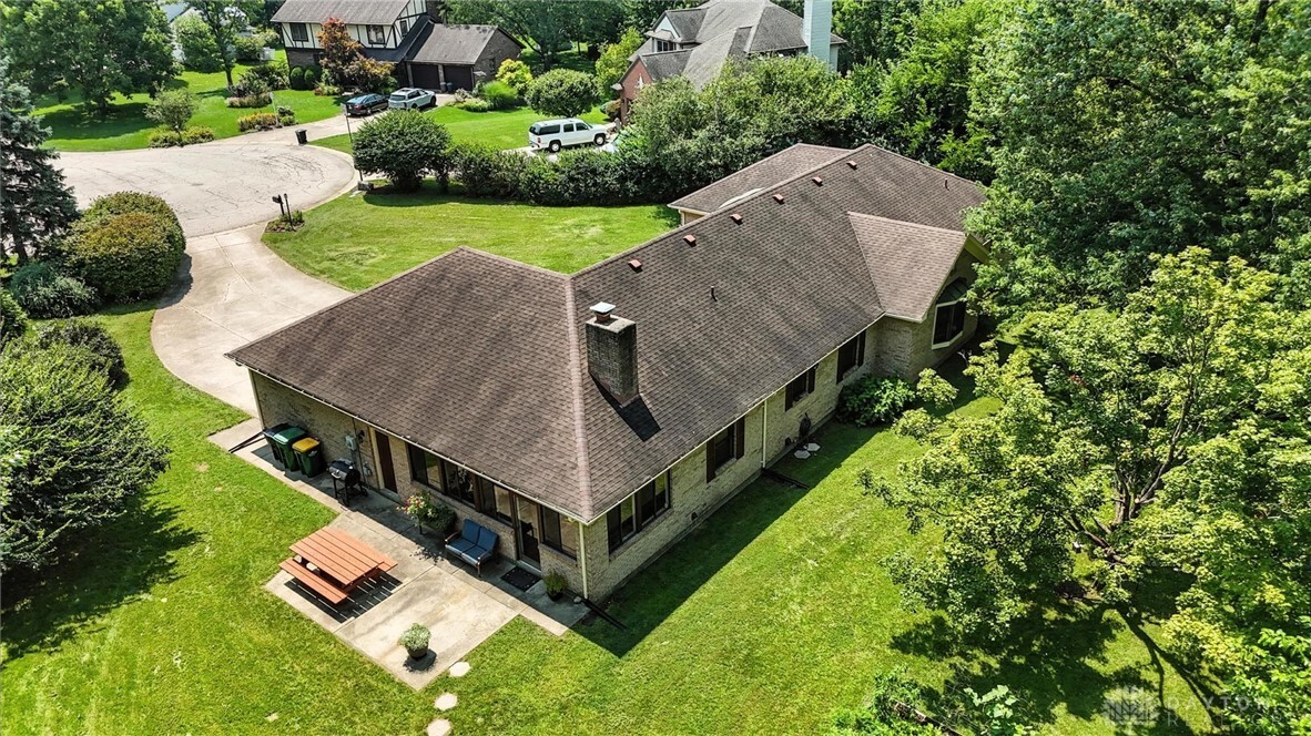Property Photo: 60 Robinglen Court OH 45066