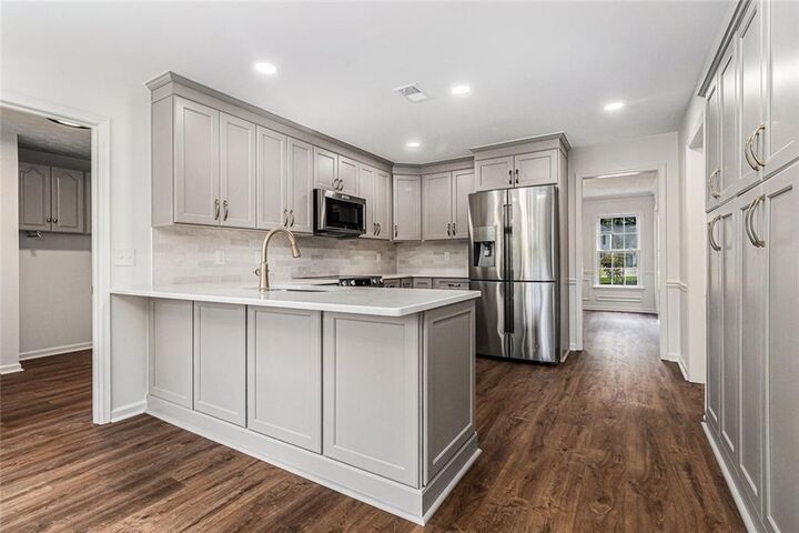 Property Photo: 1802 Hedge Sparrow Court NE GA 30075