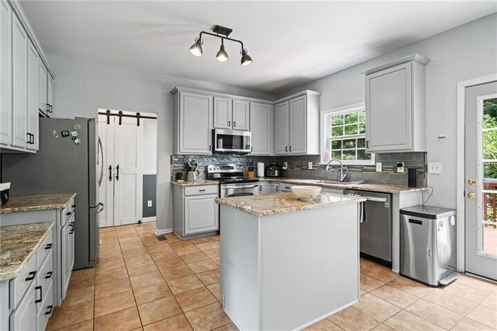 Property Photo:  3725 Roxwood Park Drive  GA 30518 