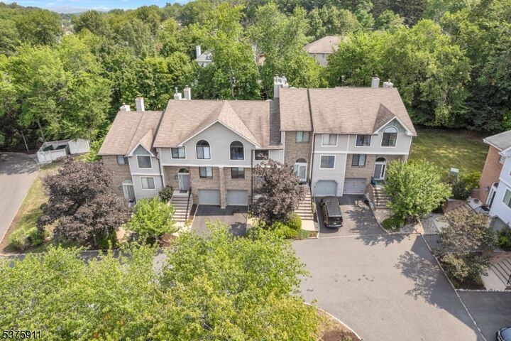 Property Photo:  23 Mount Vernon Sq 23  NJ 07044 