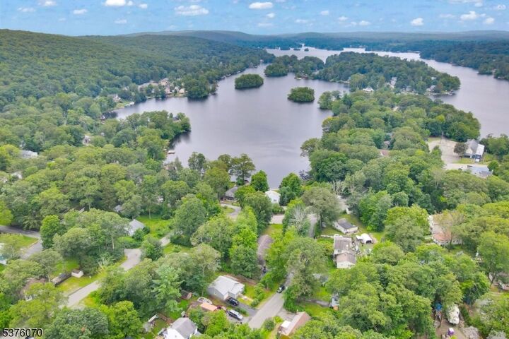 Property Photo: 6 Dunham Rd NJ 07421