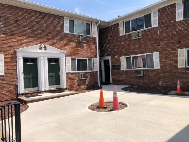 Property Photo: 104 N Beverwyck Rd 2 NJ 07034