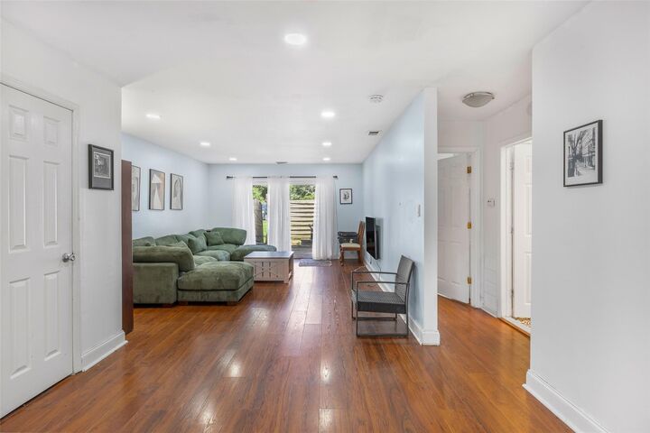 Property Photo:  655 Middle Country Road 1G1  NY 11727 