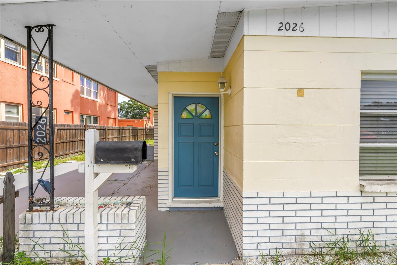 Property Photo:  2026 Burlington Avenue N  FL 33713 