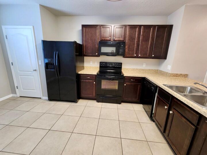 Property Photo: 335 Arbor Lakes Drive FL 33896