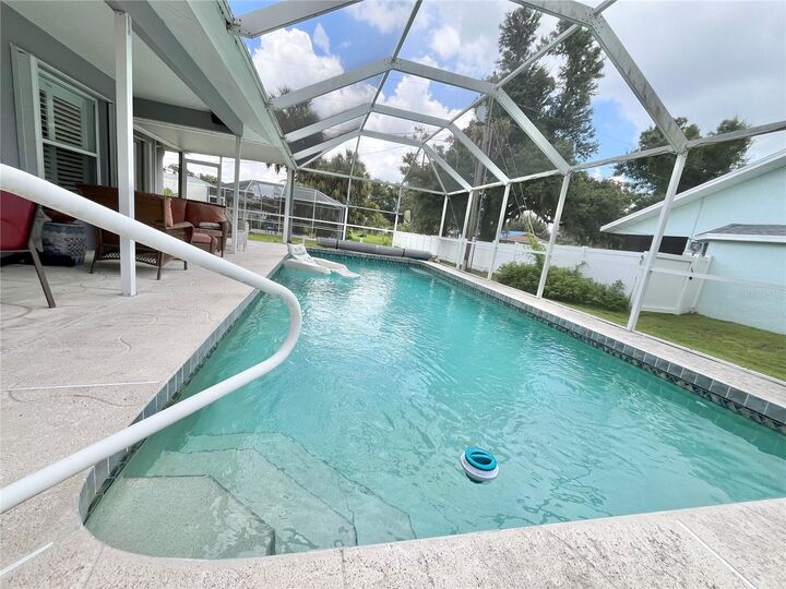 Property Photo: 1390 Nimrod Street FL 33952