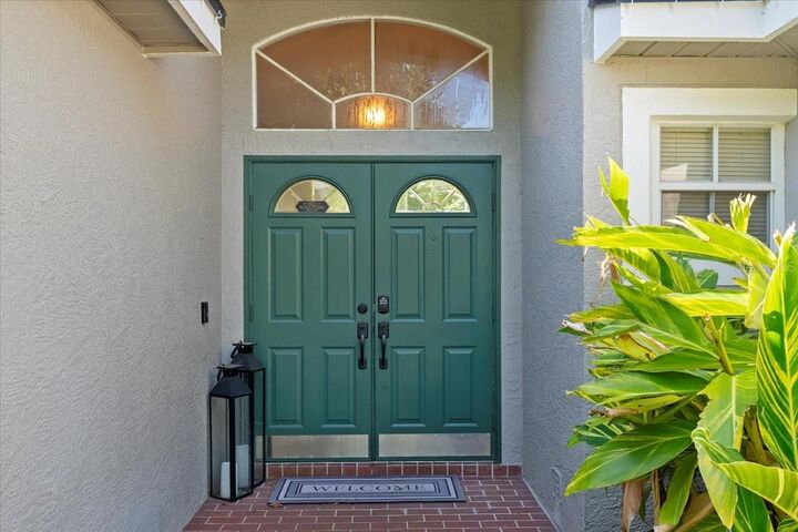 Property Photo: 11727 Derbyshire Drive FL 33626