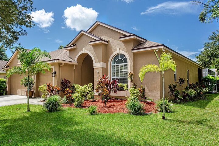 Property Photo: 10132 Downey Lane FL 33626