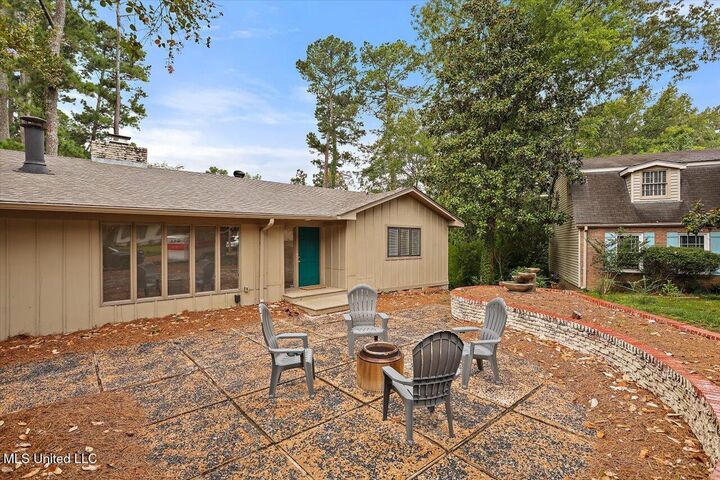 Property Photo:  2009 Southwood Road  MS 39211 