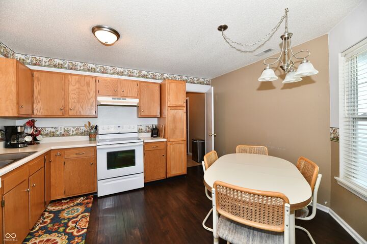 Property Photo: 4122 Dunedin Court IN 46062