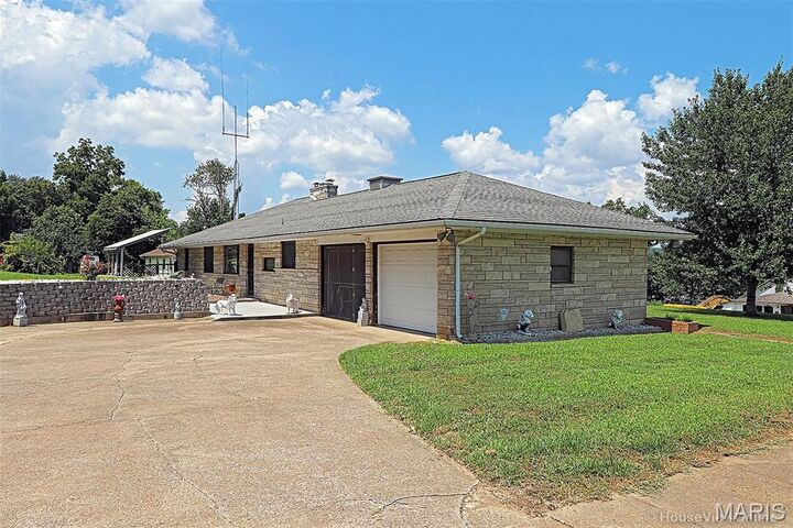 Property Photo:  305 Third Street  MO 63764 