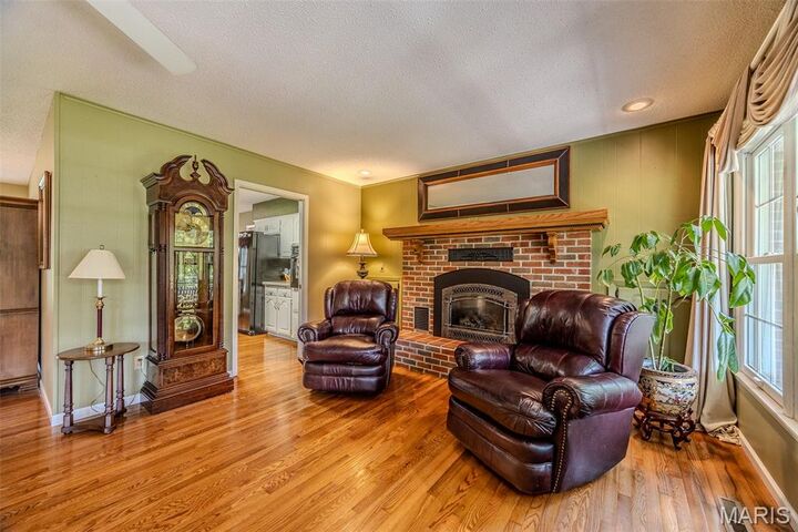 Property Photo:  20303 Oakway Drive  MO 65536 