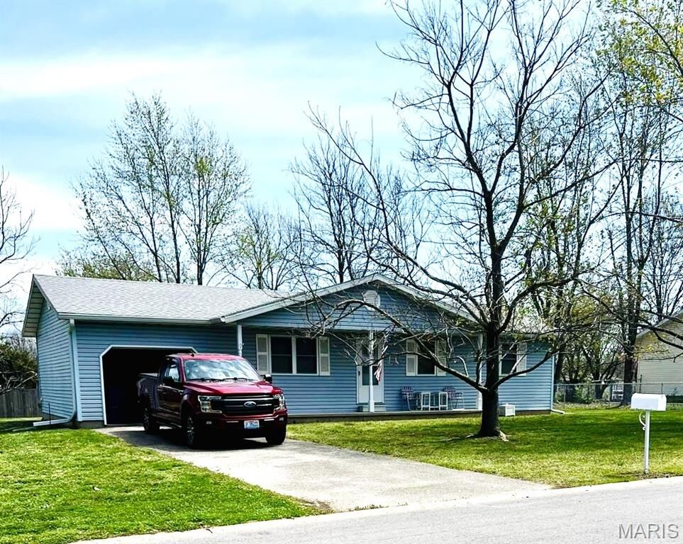 Property Photo:  1524 Tekary Street  MO 65536 
