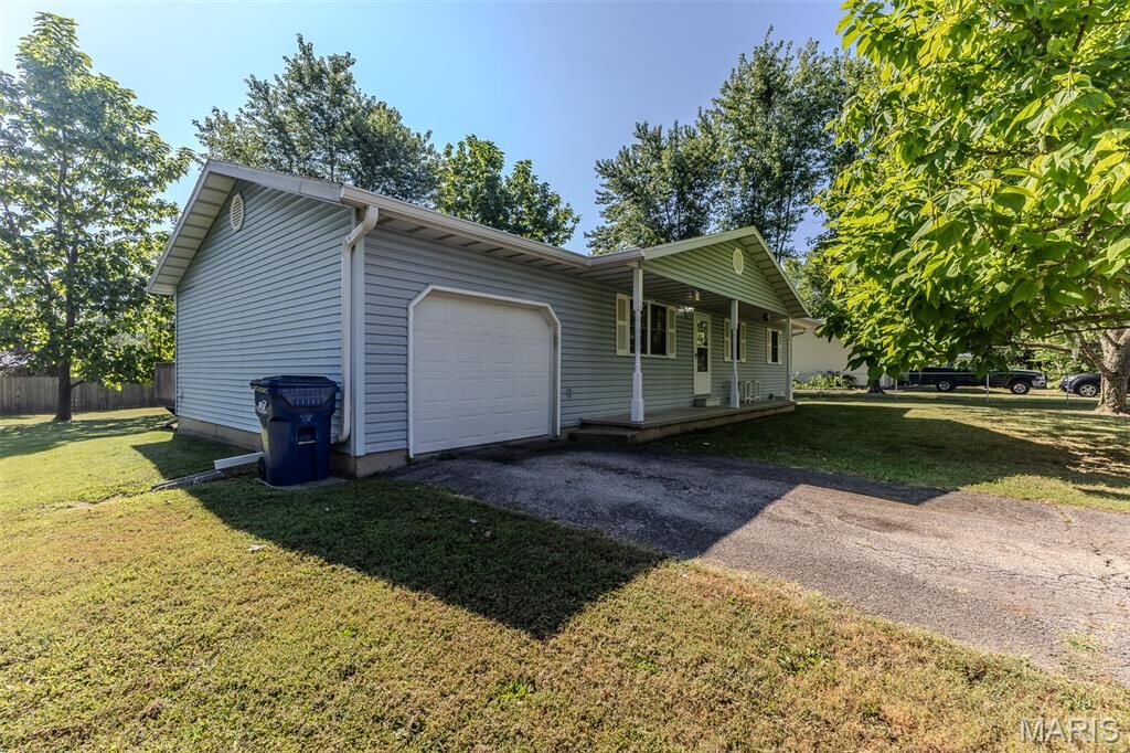 Property Photo:  1524 Tekary Street  MO 65536 