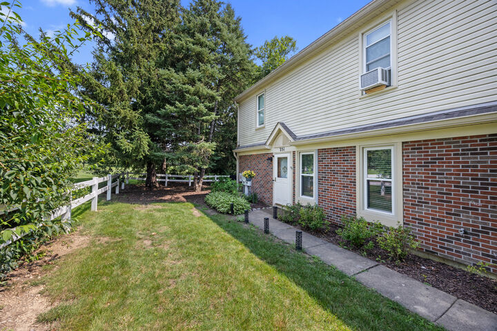 251 University Lane  Elk Grove Village IL 60007 photo