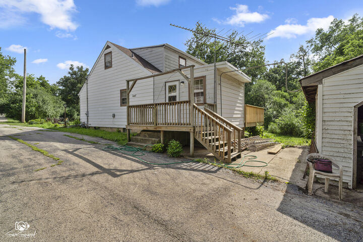 Property Photo:  2103 Maple Road  IL 60432 