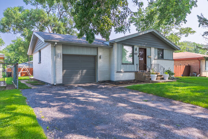 Property Photo: 4316 Mann Street IL 60452
