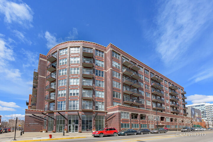 Property Photo: 1000 W Adams Street 201 IL 60607