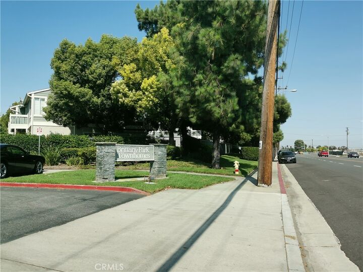 Property Photo:  926 W Philadelphia Street 26  CA 91762 