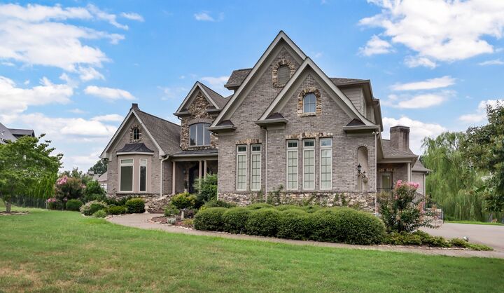 Property Photo:  2858 Carriage Way  TN 37043 