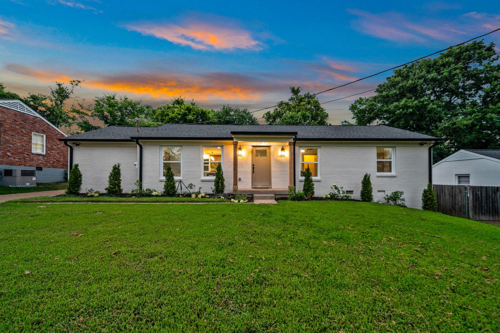 Property Photo: 202 Garrett Dr TN 37211