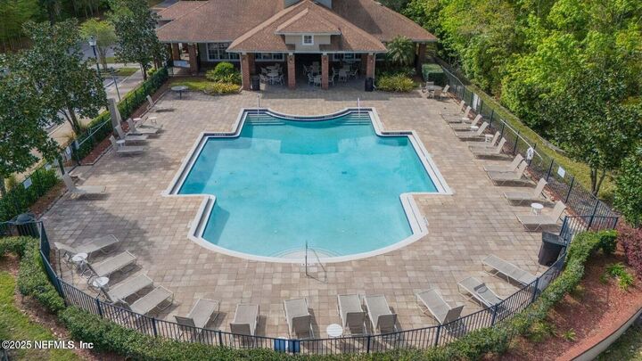 Property Photo:  8416 Thornbush Court  FL 32216 