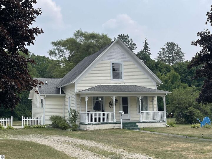 810 Cedar Street  Clare MI 48617 photo