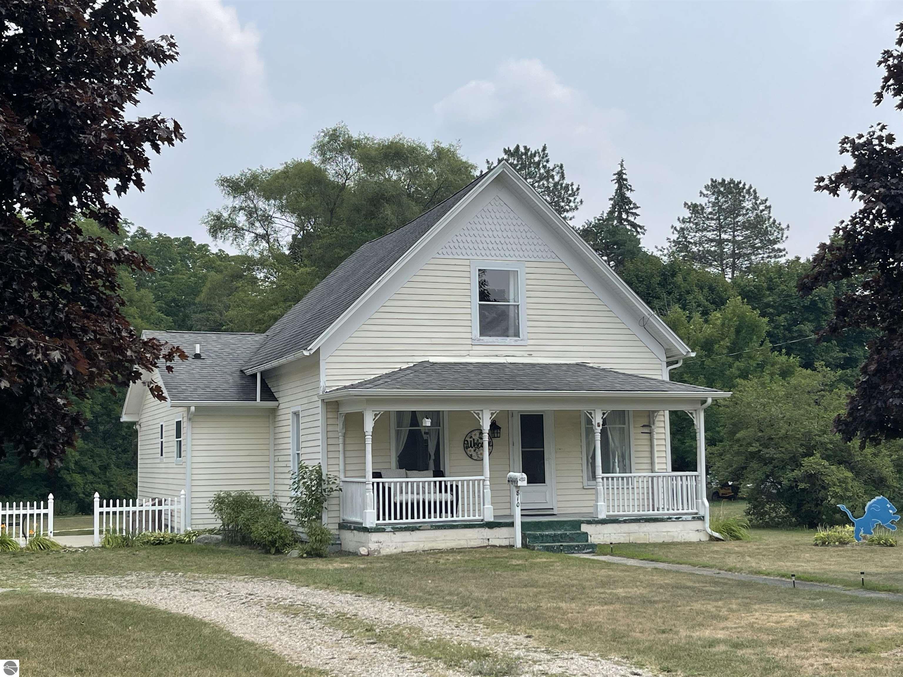 Property Photo:  810 Cedar Street  MI 48617 