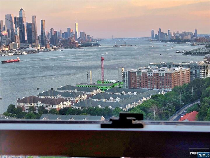 Property Photo:  6600 Boulevard East 15D  NJ 07093 