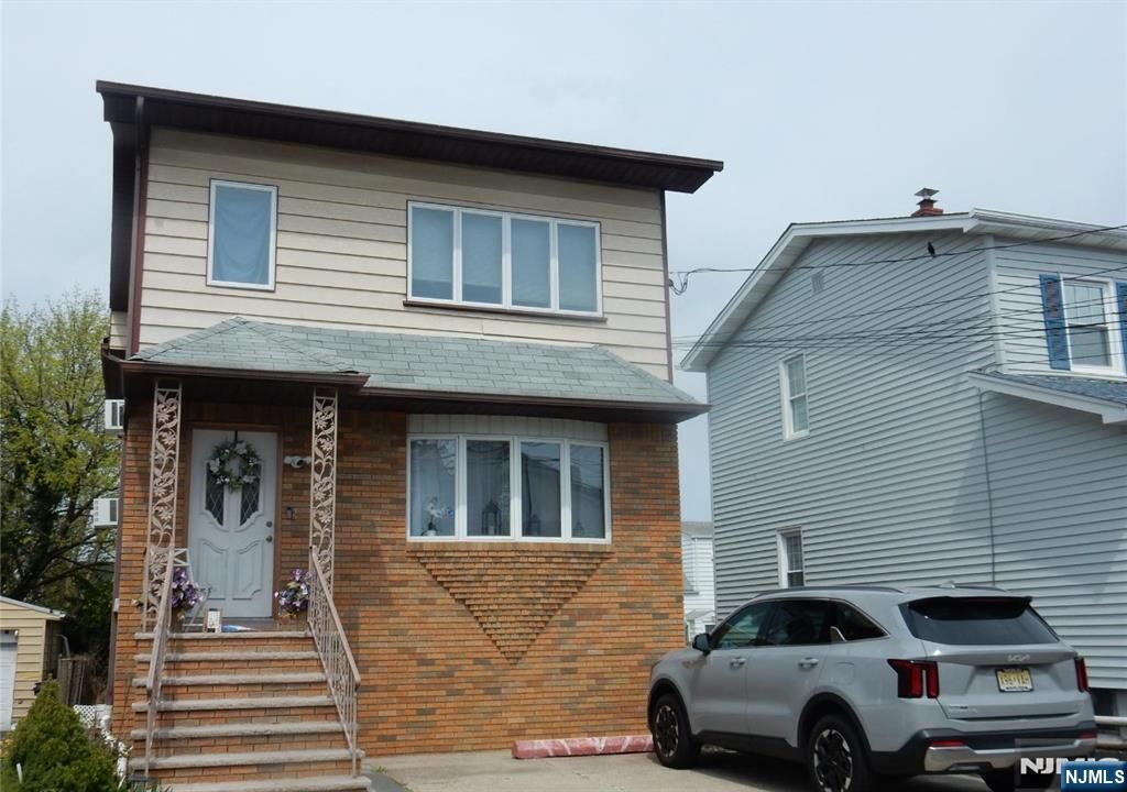 Property Photo:  21 Pine Street 2  NJ 07644 