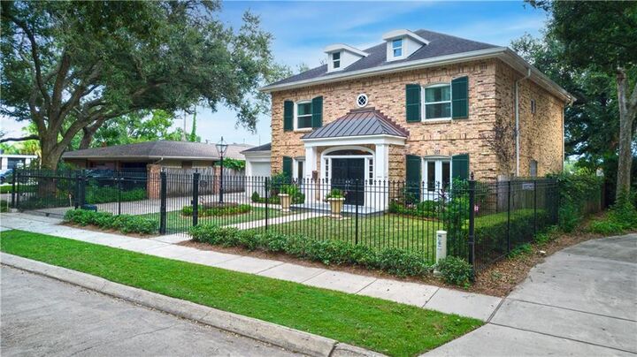 Property Photo: 15 Park Island. Drive LA 70122