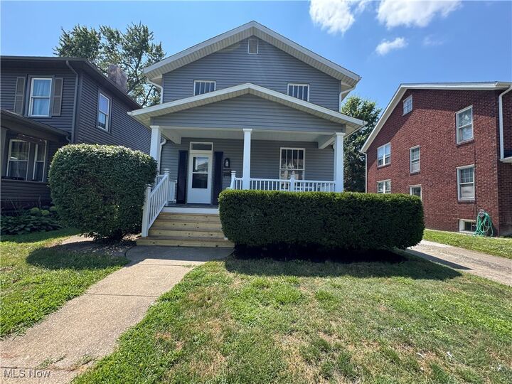 720 Locust Avenue  Zanesville OH 43701 photo