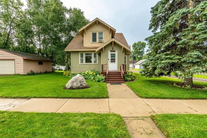 Property Photo:  215 W Alcott Avenue  MN 56537 