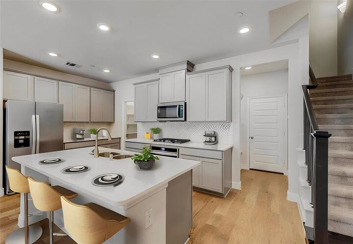 Property Photo: 333 Blackthorne Drive TX 75074