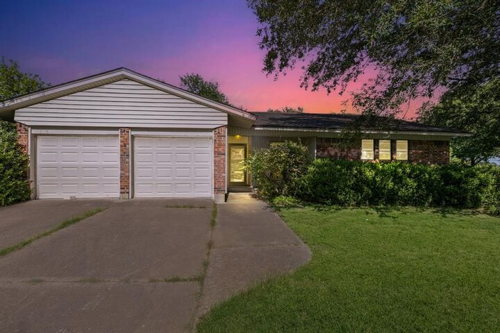 Property Photo: 1930 Post Oak Drive TX 76705