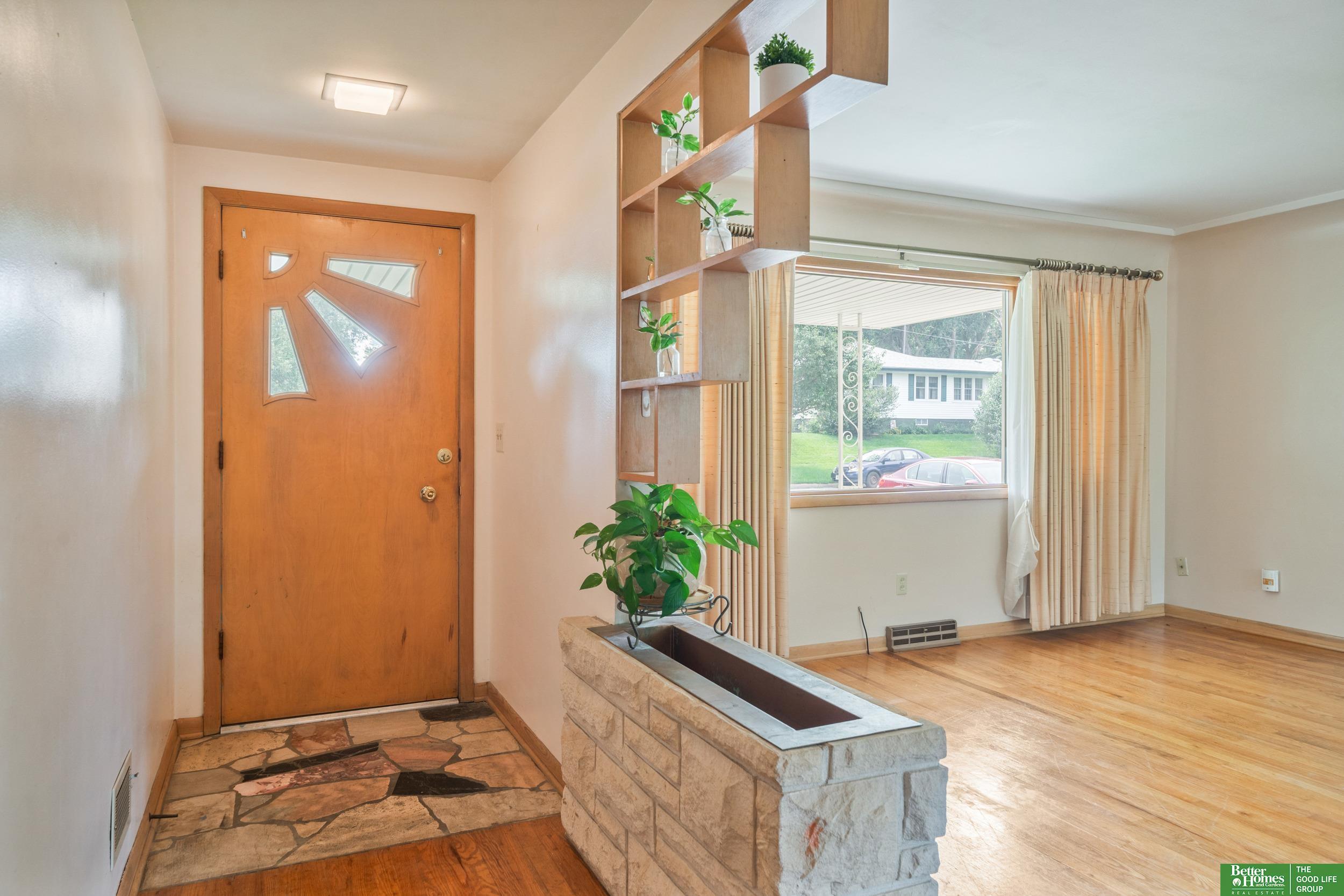 Property Photo: 4224 Oak Street NE 68105